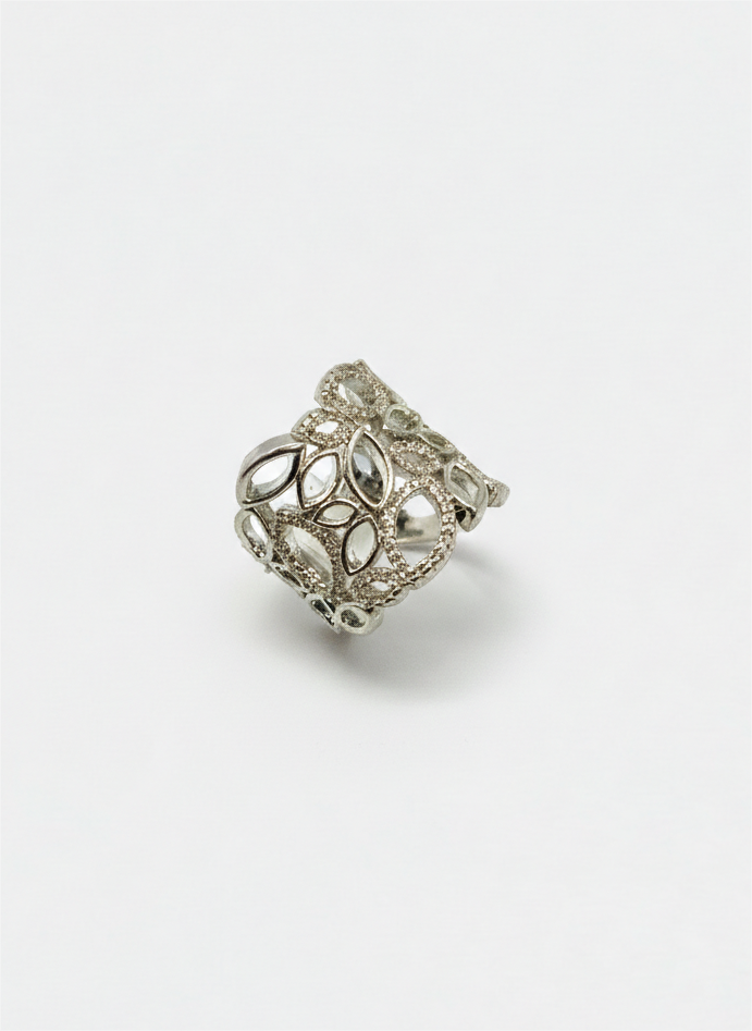 Huitan Delicate Silver Ring