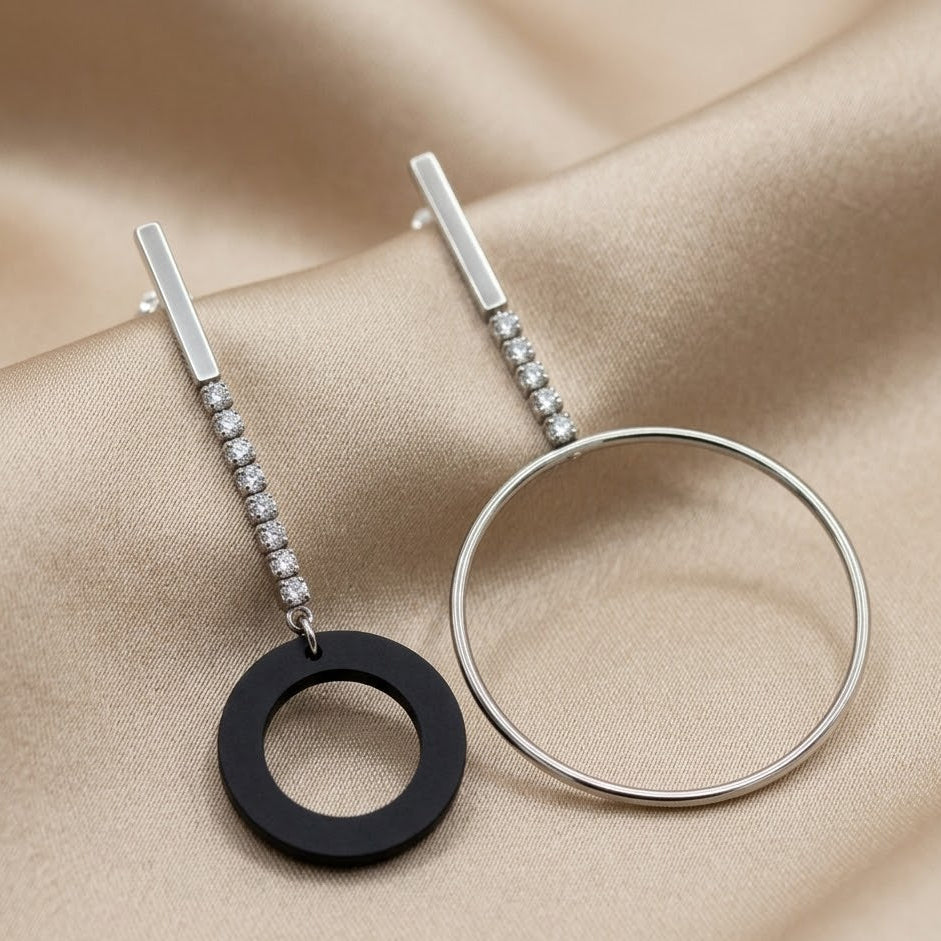 Asymmetric Geometric Hoops