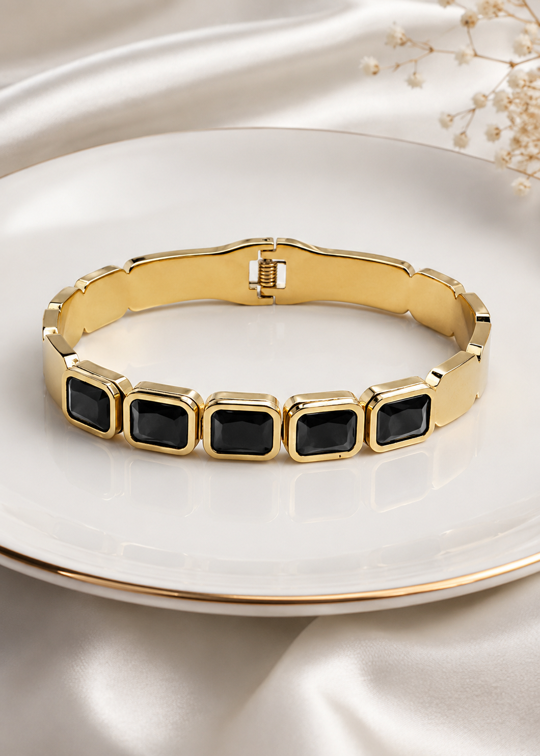 Onyx Gold Bracelet