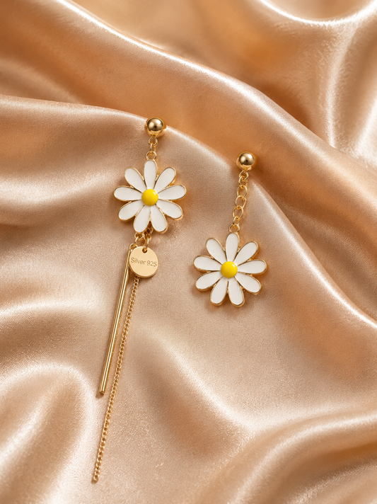 Daisy Charm Tassel Earrings
