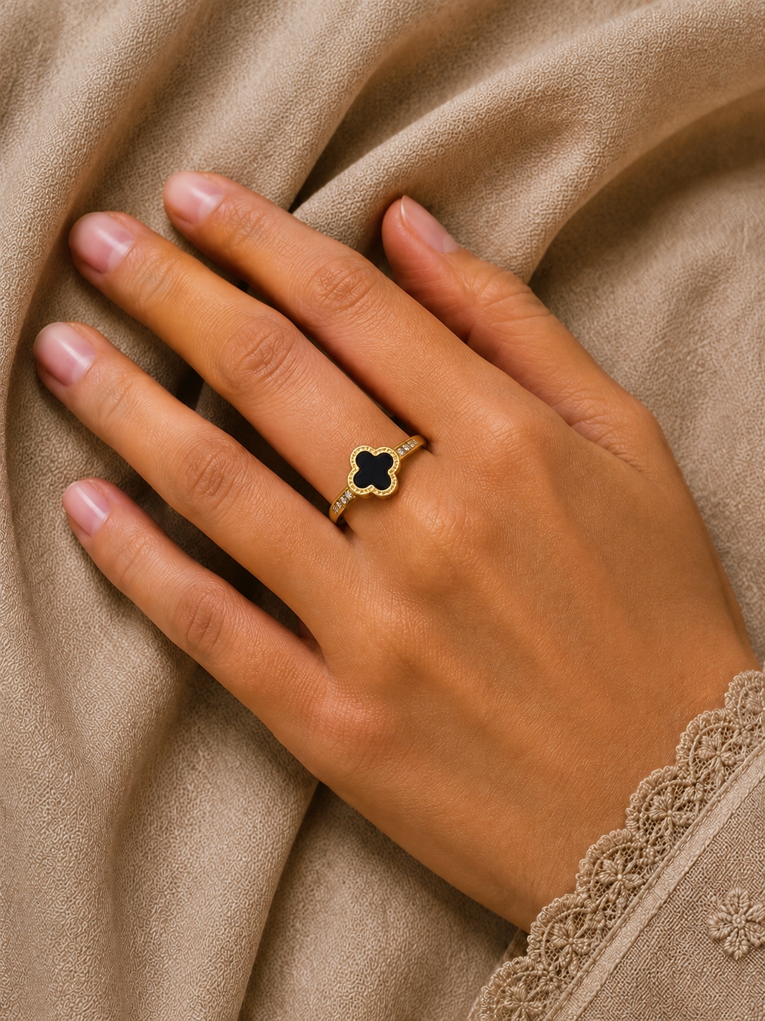 Clover Stone Ring