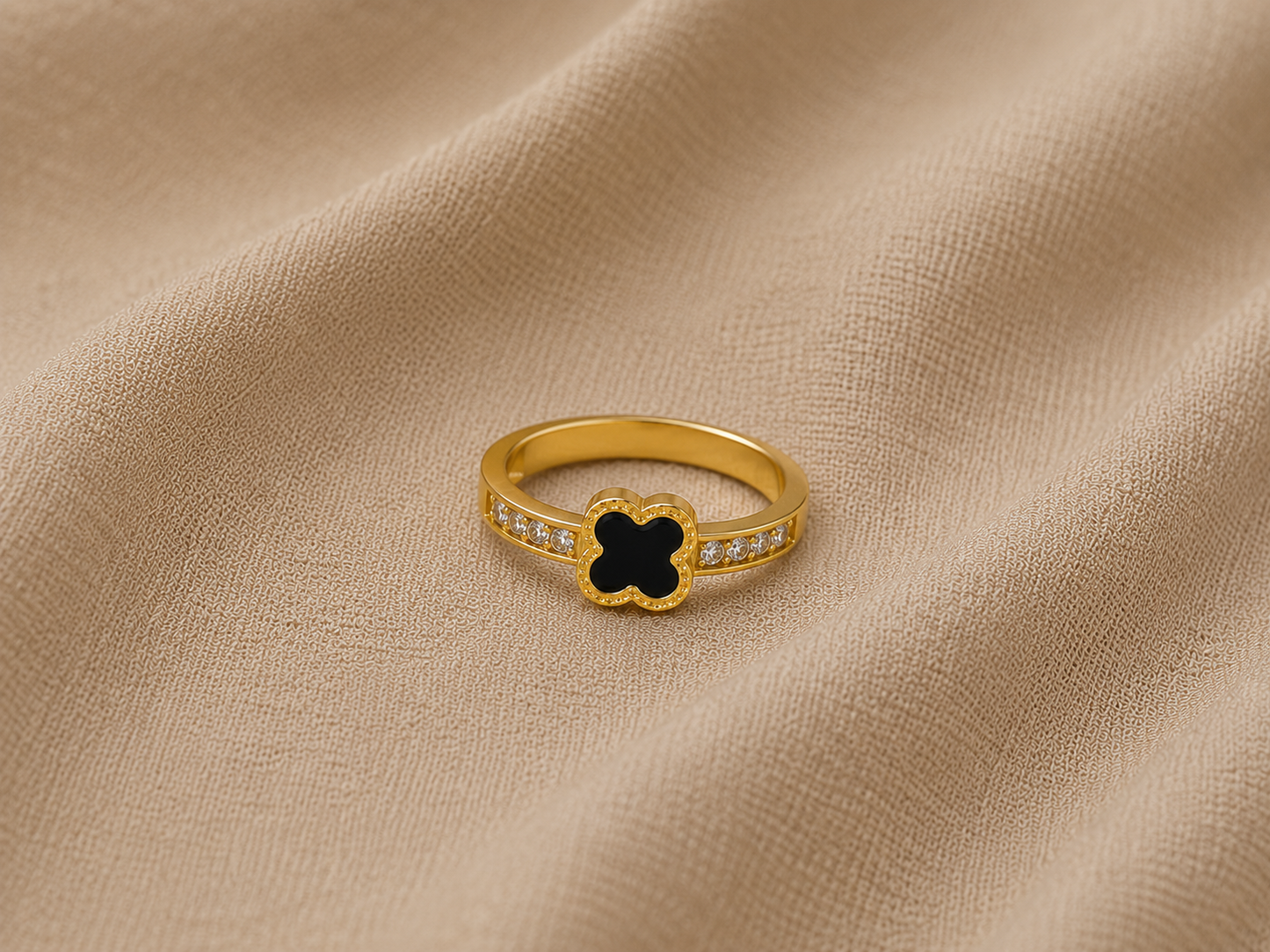 Clover Stone Ring