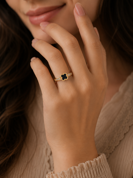 Clover Stone Ring