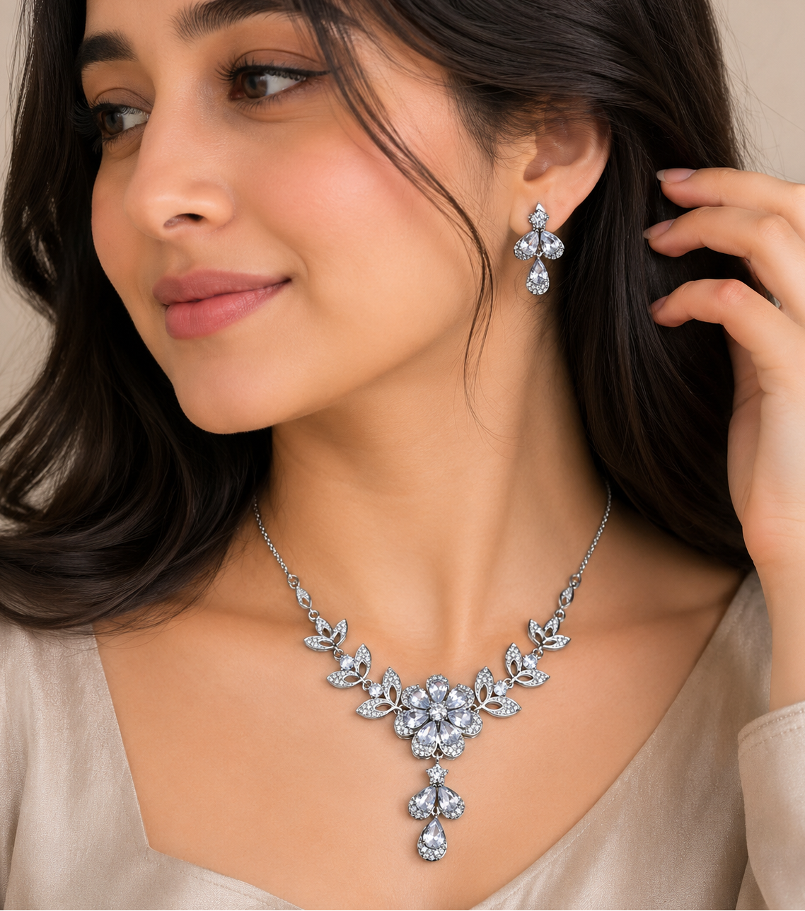 Luxury Silver Zirconia Flower And Leaf Choker Set