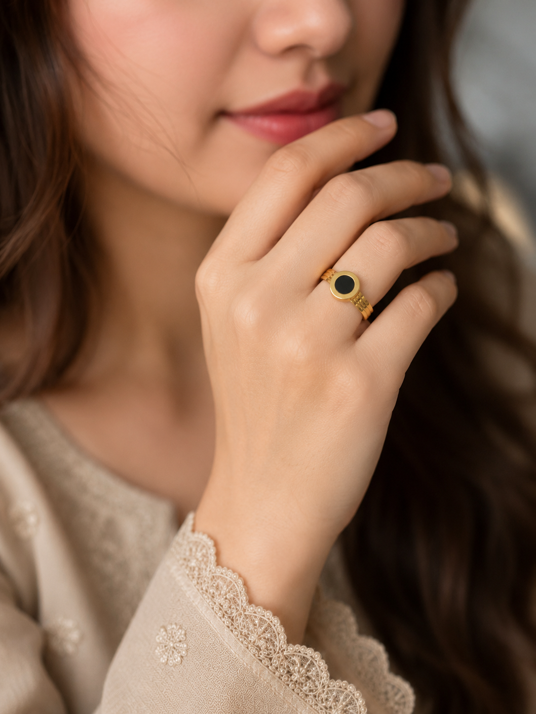 Roman Numeral Black Shell Ring