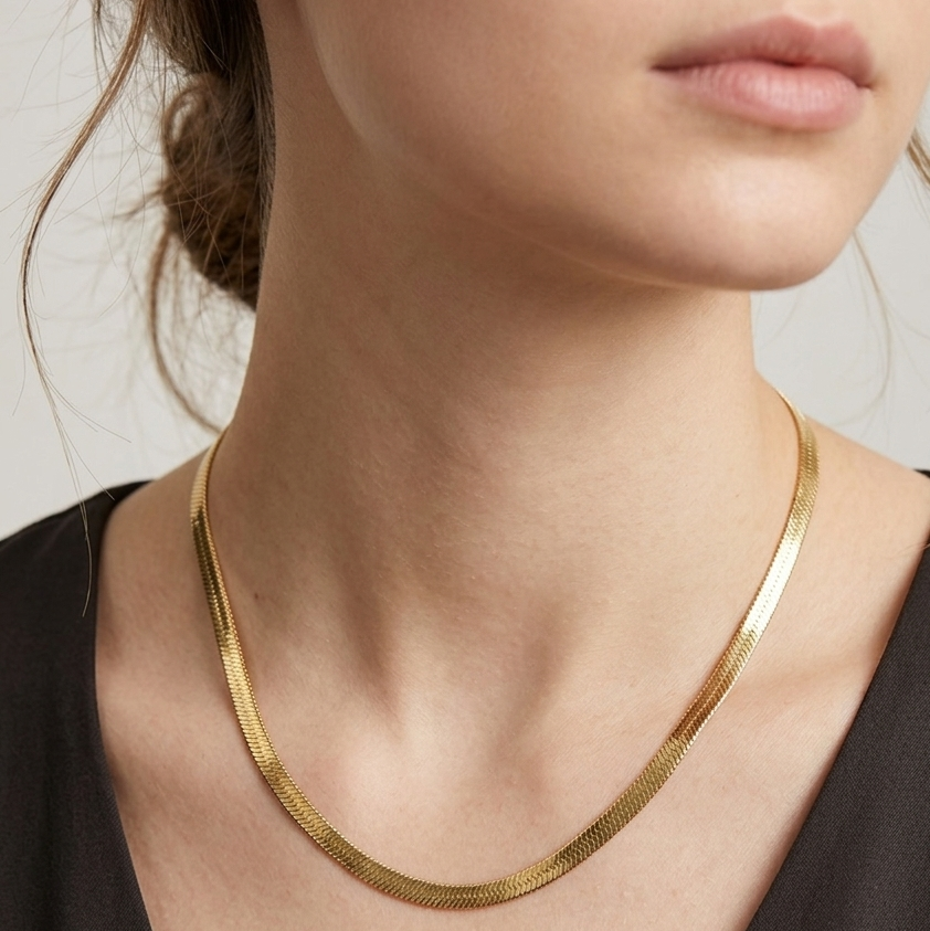 Classic Herringbone Chain.