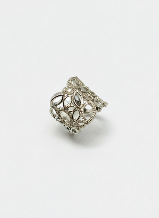 Huitan Delicate Silver Ring