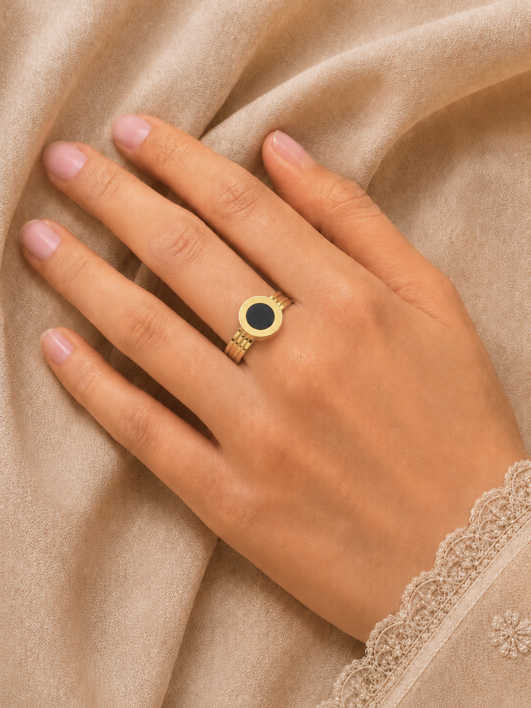 Roman Numeral Black Shell Ring