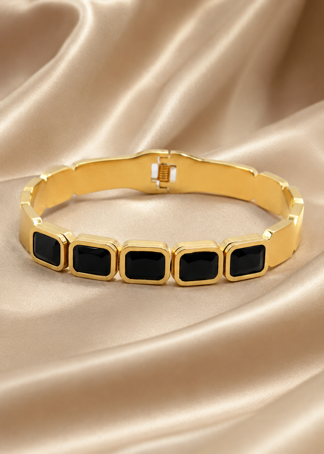 Onyx Gold Bracelet