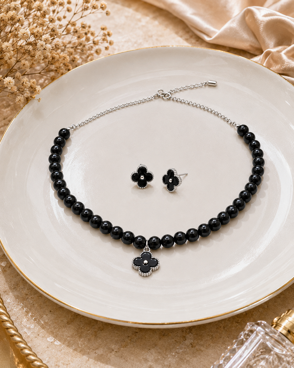 Black Clover Pearl Jewelry Set