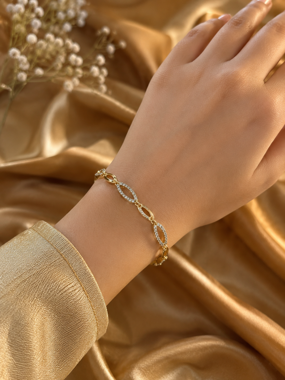 Infinity Sparkle Gold Bracelet