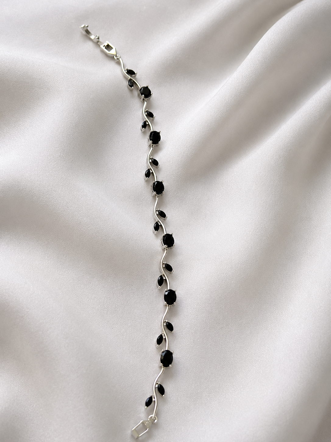 black with silver tulip bracelate