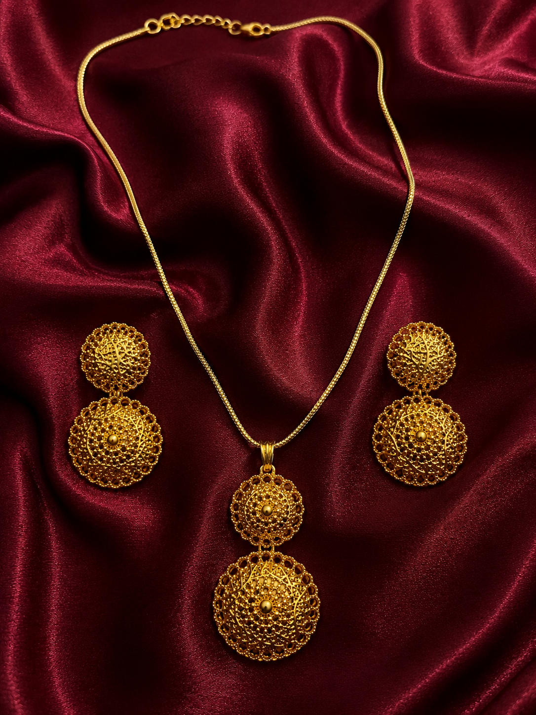 Royal Filigree Dual Disc Pendant Set